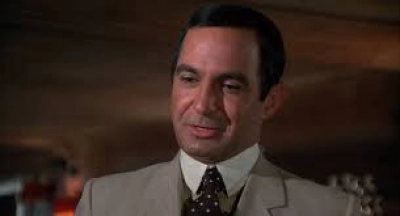 Capone (Capone)